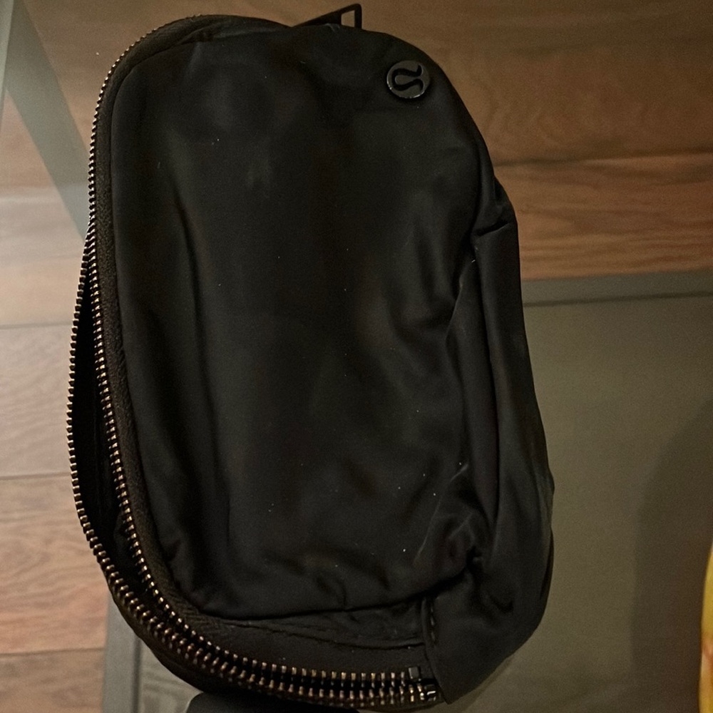 lululemon fanny pack